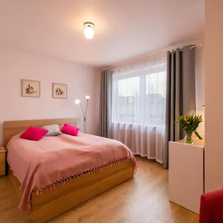 Semesterbostad Ustronny Domek Z Ogrodkiem I 3 Sypialniami - Dream Apart